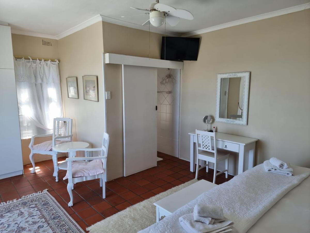 The Bay Lodge Gansbaai Bagian luar foto