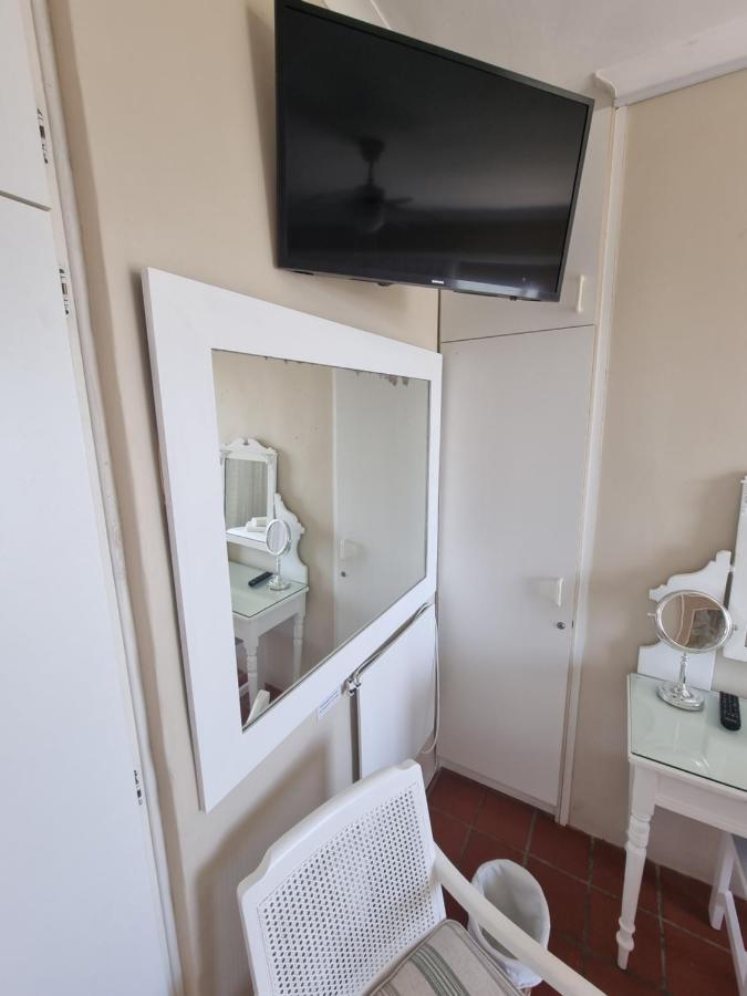 The Bay Lodge Gansbaai Bagian luar foto