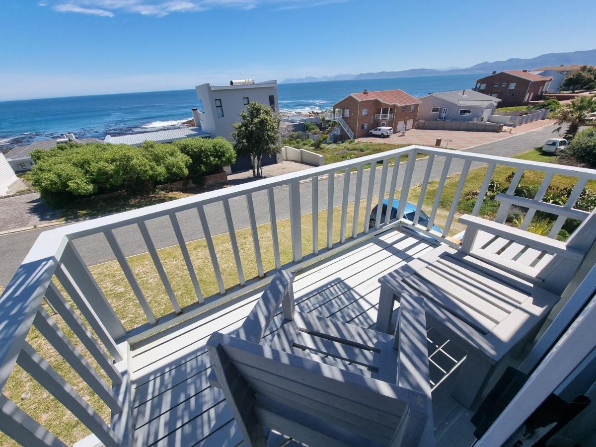 The Bay Lodge Gansbaai Bagian luar foto