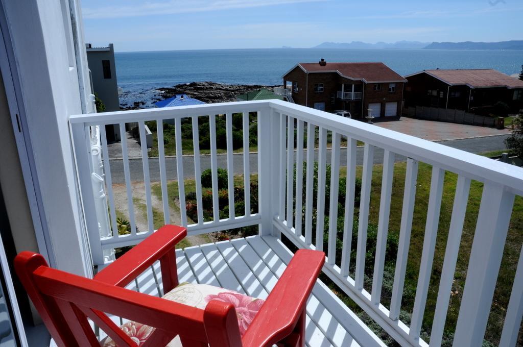 The Bay Lodge Gansbaai Bagian luar foto